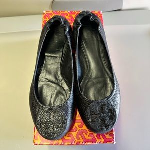USED Tory Burch Black Leather Flats 6.5